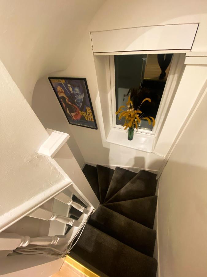 Lovely One Bedroom Flat In The Heart Of Лондон Экстерьер фото